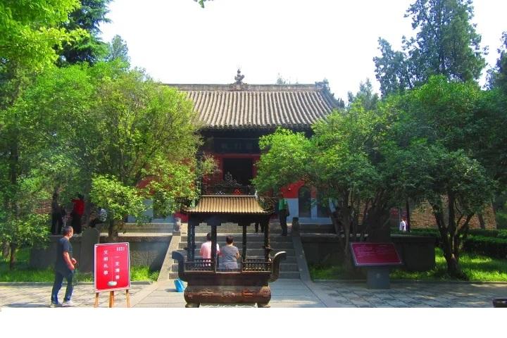 A scenic view of Luoyang Yanshixingfusi