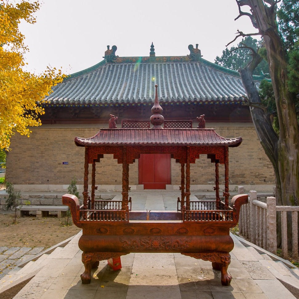 A scenic view of Luoyang Yanshixingfusi