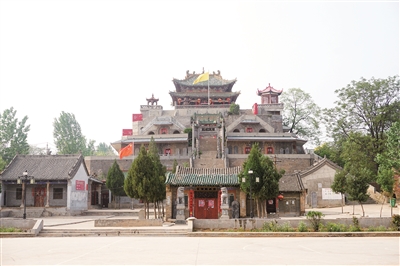 A scenic view of Luoyang Yiyangfuchangge