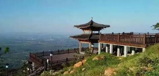A scenic view of Luoyang Yiyangfuchangge