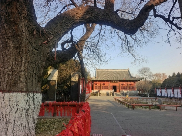 A scenic view of Luoyang Zhougongmiao