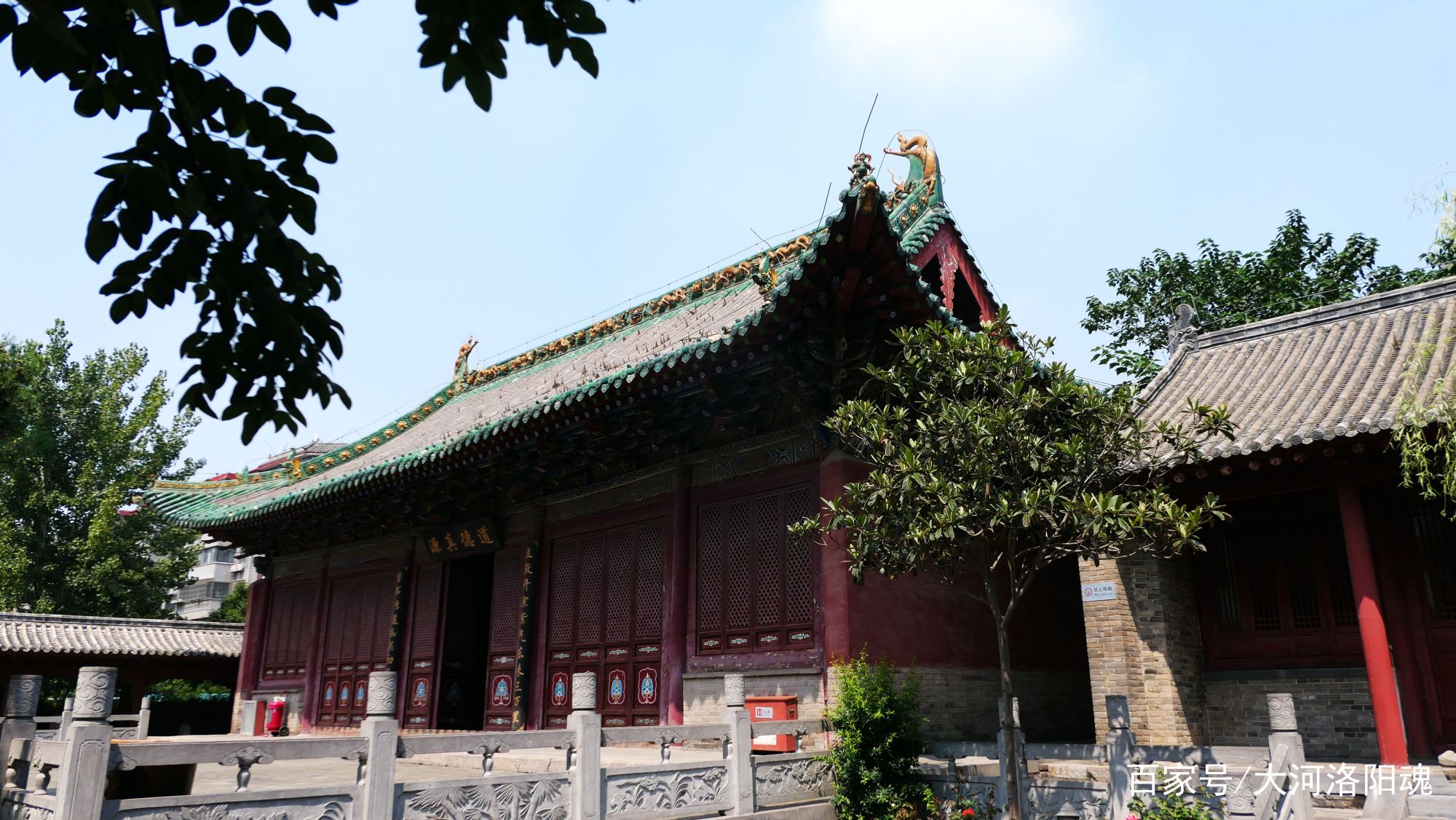 A scenic view of Luoyang Zushimiao