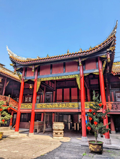 A scenic view of Luzhou Chunqiuci