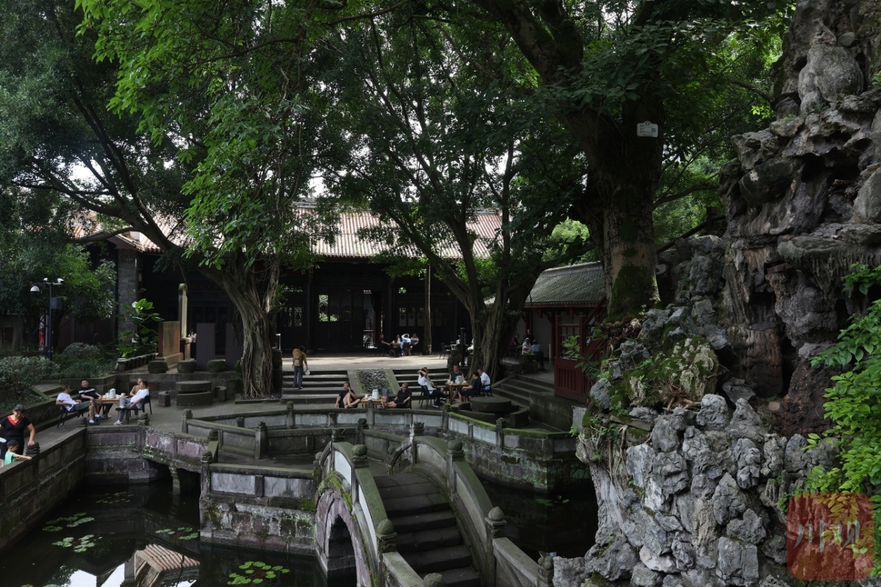 A scenic view of Luzhou Chunqiuci