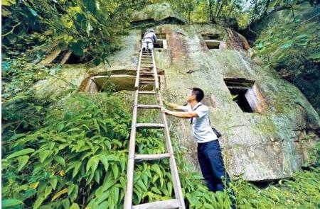 A scenic view of Luzhou Hejiang Yamuqun