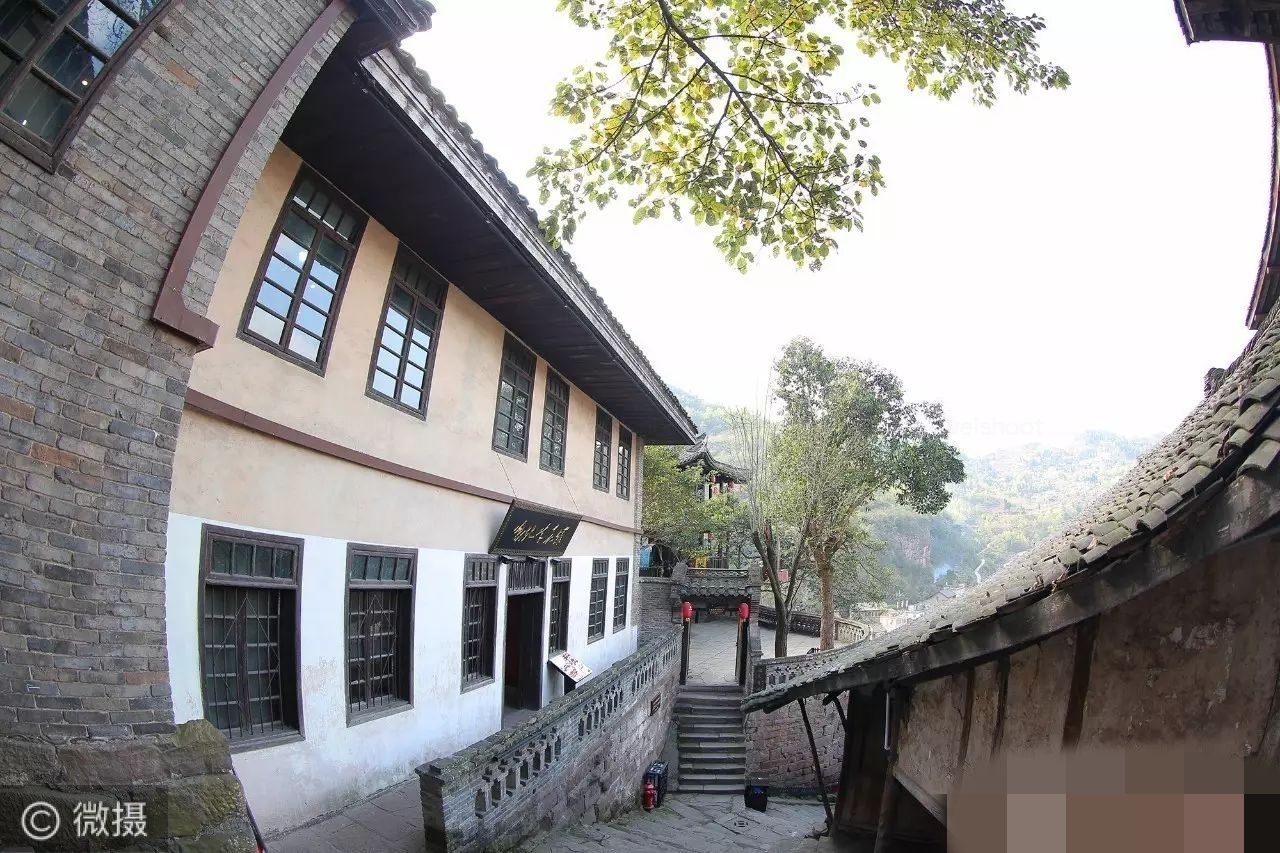 A scenic view of Luzhou Hongjun Changzheng Guo Shixiangzi Jiuzhi
