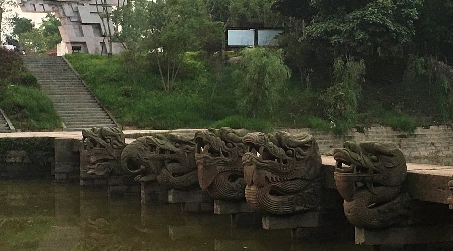A scenic view of Luzhou Longnaoqiao
