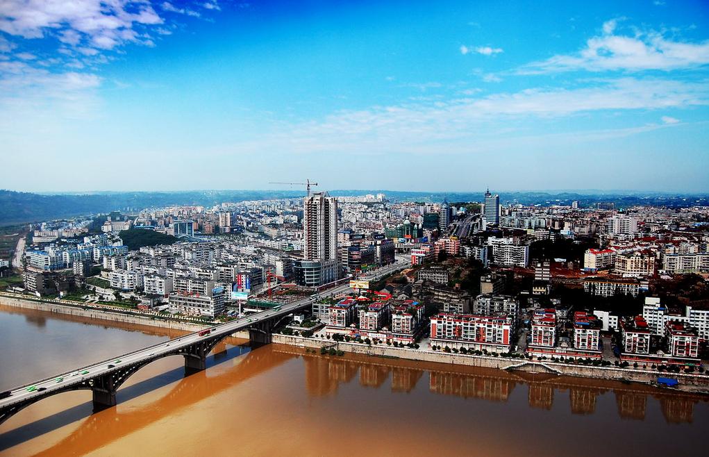 A scenic view of Luzhou Luopanzui Muqun