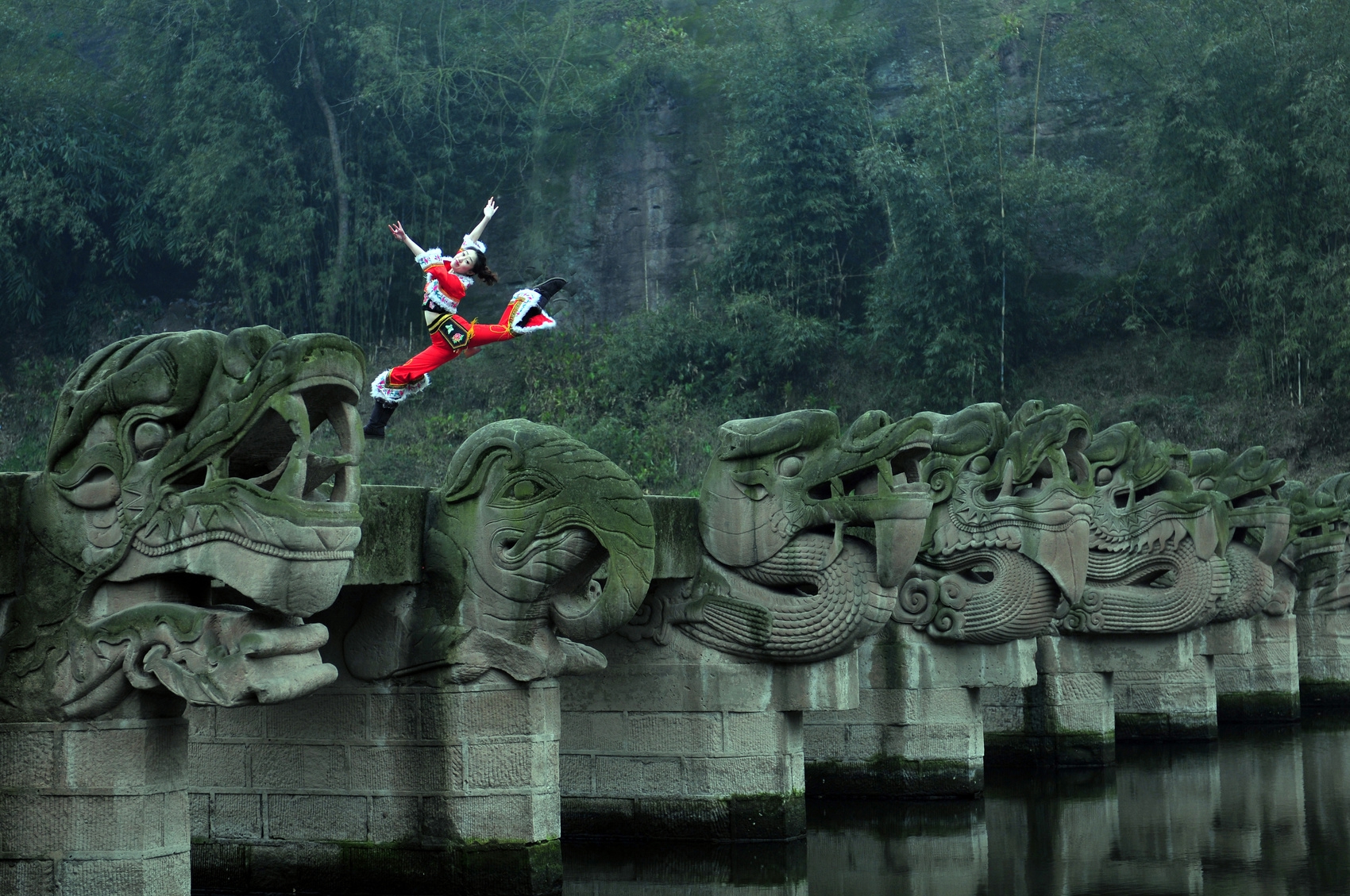 A scenic view of Luzhou Luxian Longqiaoqun