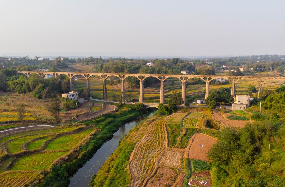 A scenic view of Luzhou Qifeng Ducao