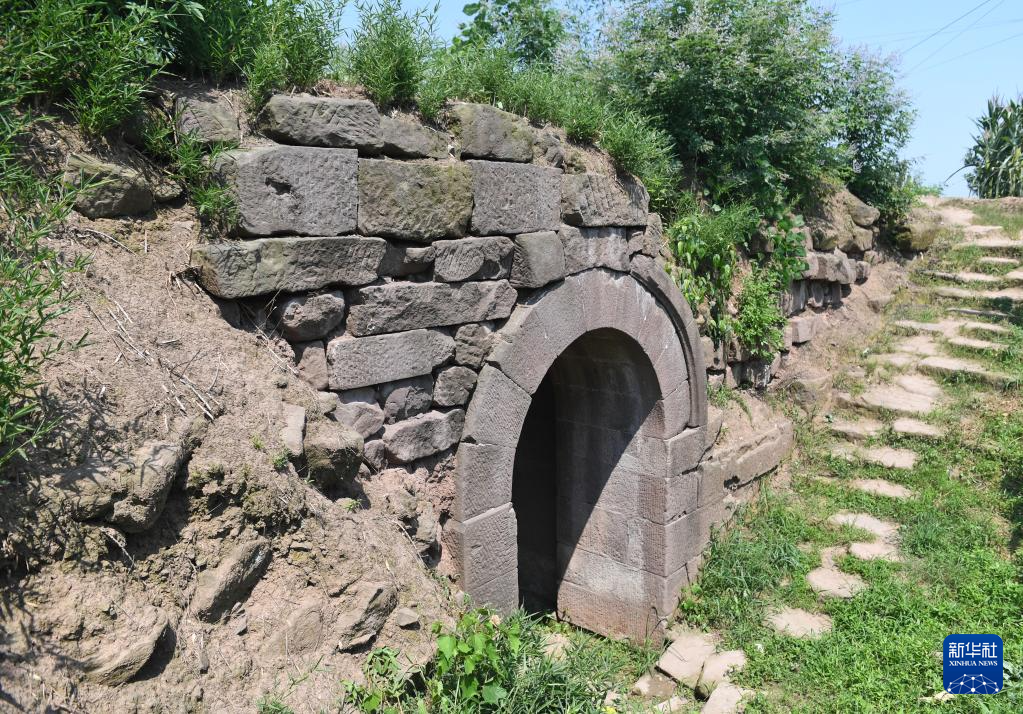 A scenic view of Luzhou Shenbicheng Yizhi