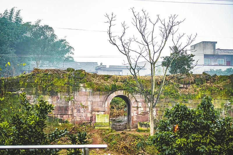 A scenic view of Luzhou Shenbicheng Yizhi