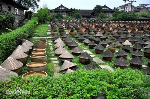A scenic view of Luzhou Xianshi Jiangyou Niangzao Zuofangqun
