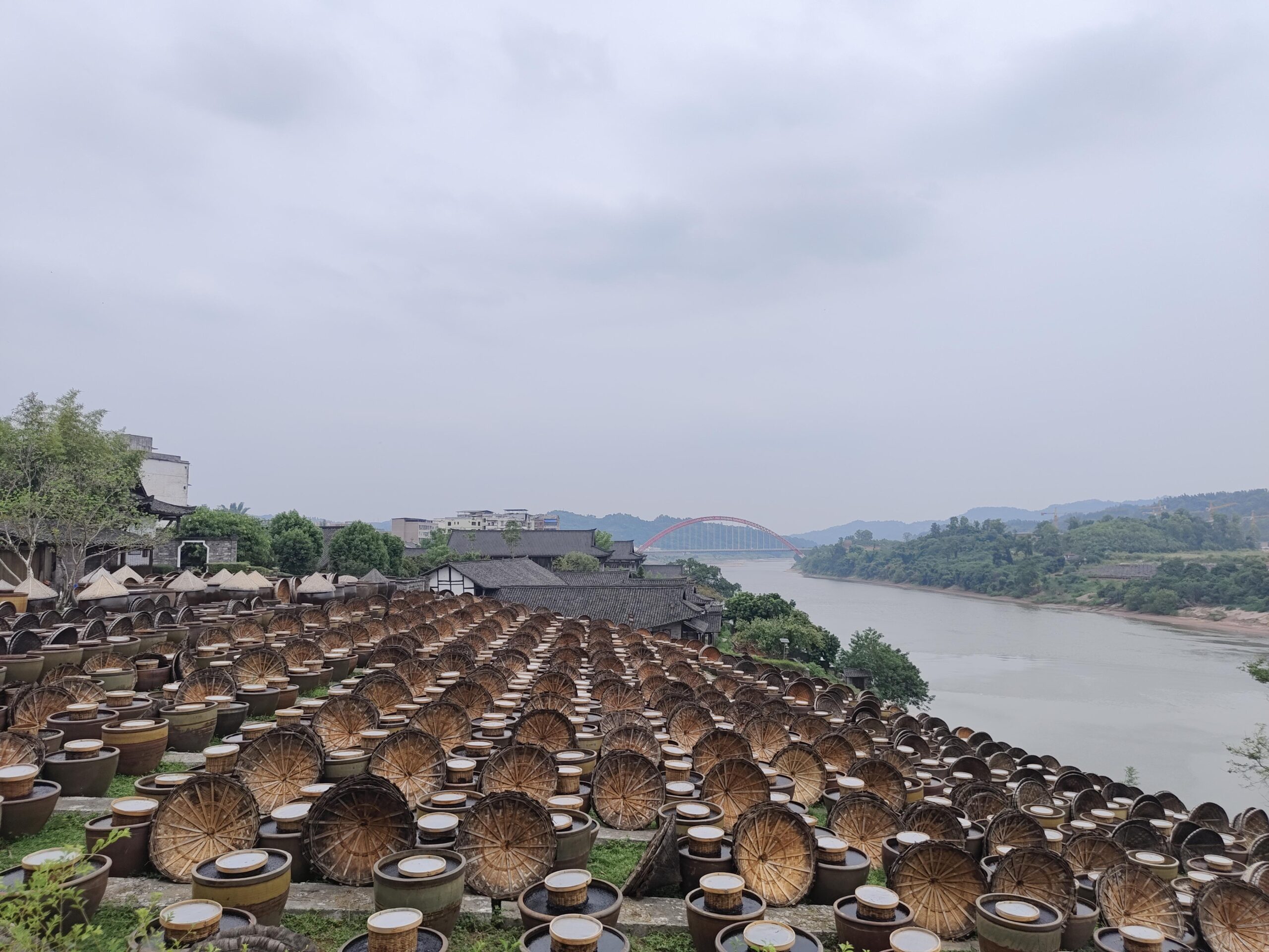 A scenic view of Luzhou Xianshi Jiangyou Niangzao Zuofangqun
