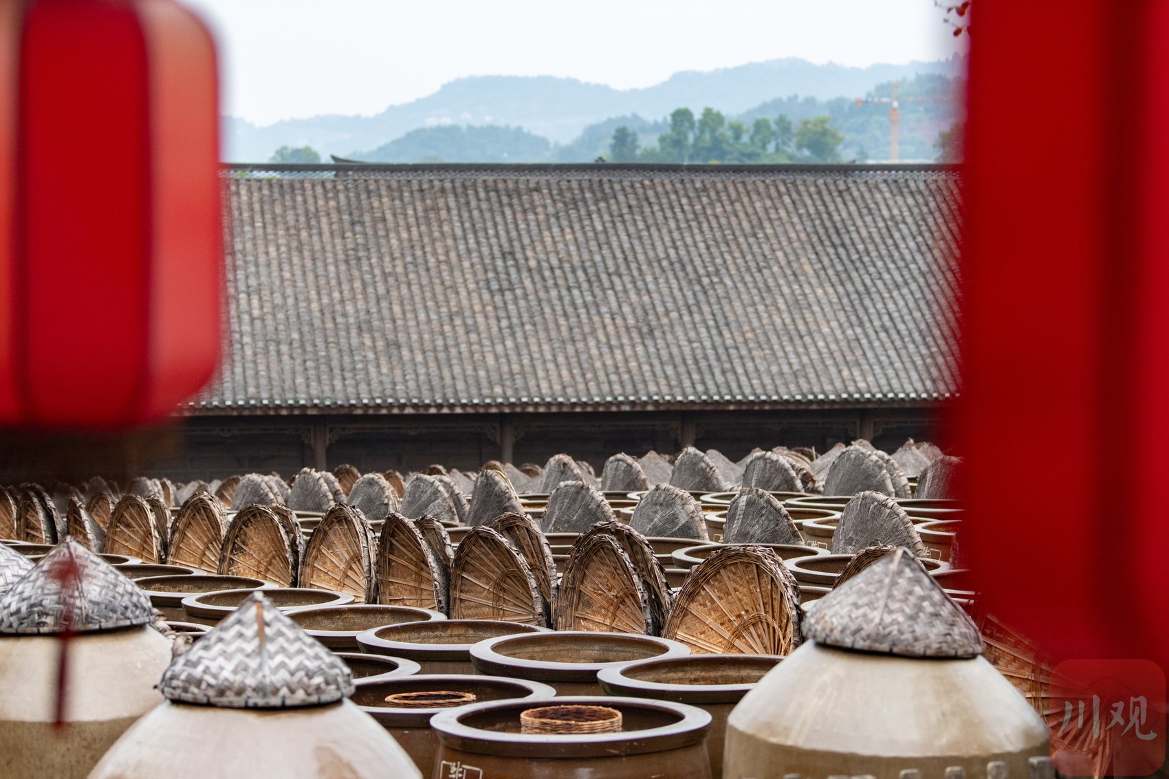A scenic view of Luzhou Xianshi Jiangyou Niangzao Zuofangqun