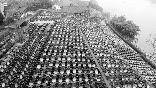A scenic view of Luzhou Xianshi Jiangyou Niangzao Zuofangqun