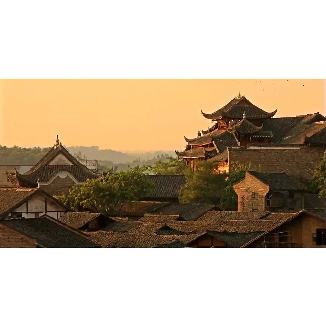A scenic view of Luzhou Yaoba Zhen Gujianzhuqun