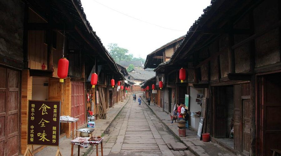 A scenic view of Luzhou Yaoba Zhen Gujianzhuqun