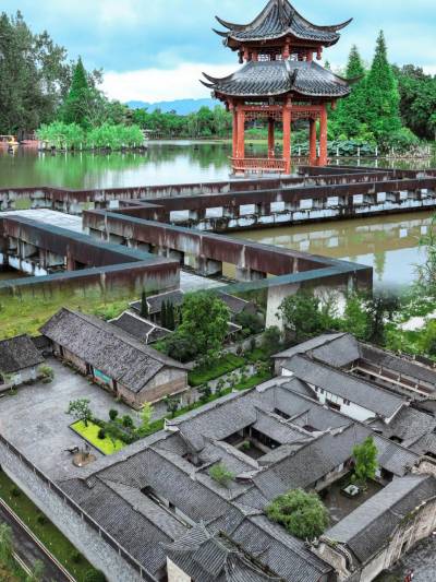 A scenic view of Luzhou Yaoba Zhen Gujianzhuqun