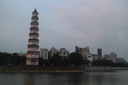 A scenic view of Maoming Gaozhou Baoguangta