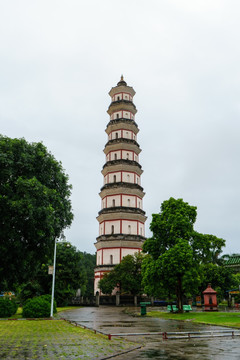 A scenic view of Maoming Gaozhou Baoguangta