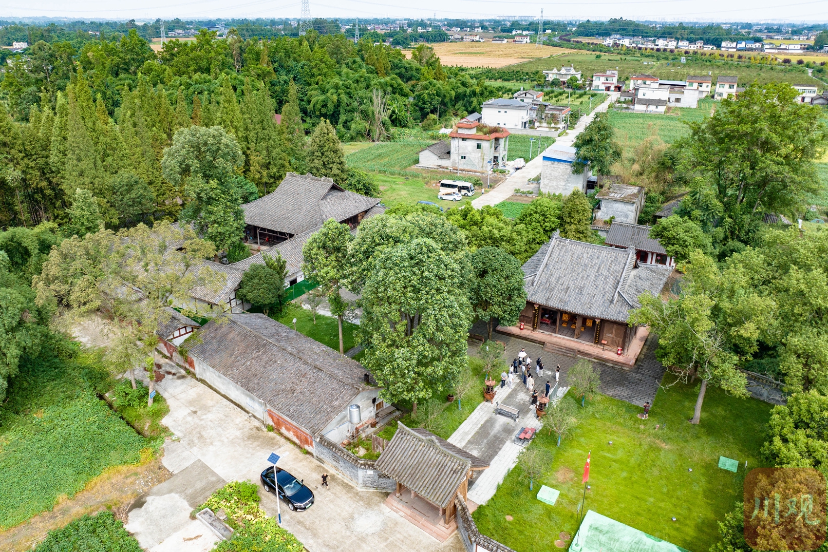 A scenic view of Meishan Baoensi