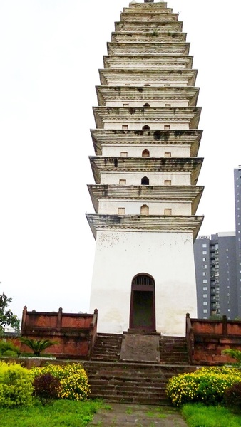 A scenic view of Meishan Danleng Baita
