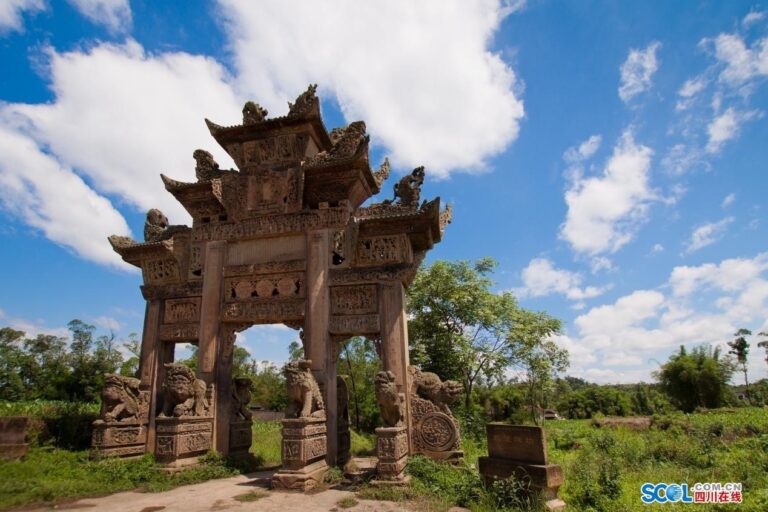 Exploring Meishan Shuangbao Paifang: Top Tips for Your Visit to Sichuan’s Historic Landmark