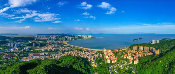 A scenic view of Meishan Shuangbao Paifang