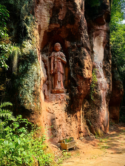 A scenic view of Meishan Zhongyansi Moya Zaoxiang