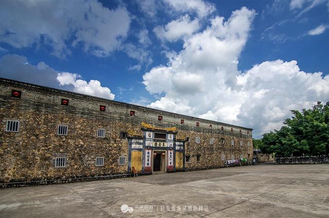 A scenic view of Meizhou Dabu Taianlou