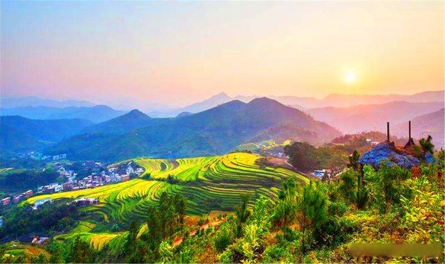 A scenic view of Meizhou Dabu Zhaoqingtang