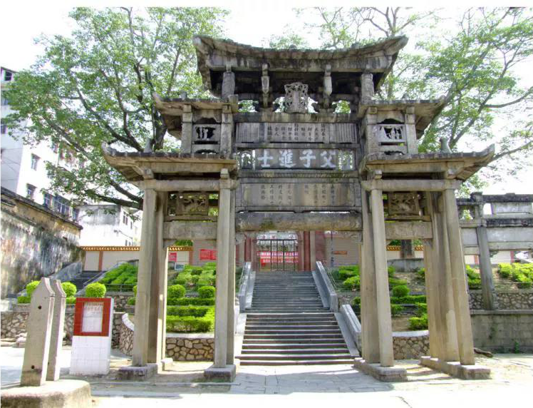 A scenic view of Meizhou Fuzi Jinshi Paifang