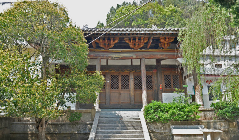 Experience the Serenity of Mianyang Hualinsi Dadian: A Must-Visit Destination