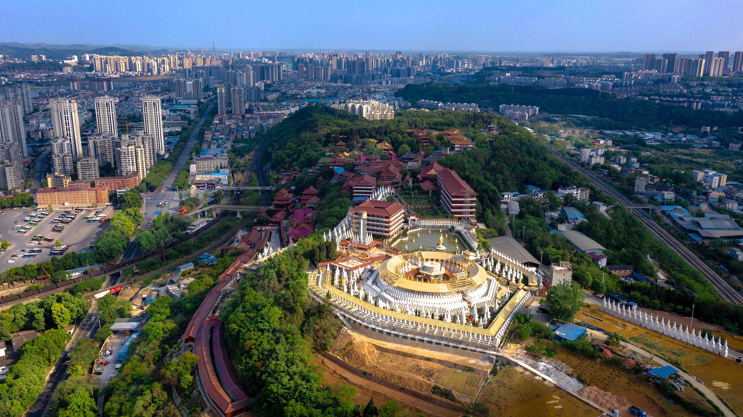 A scenic view of Mianyang Kaixisi