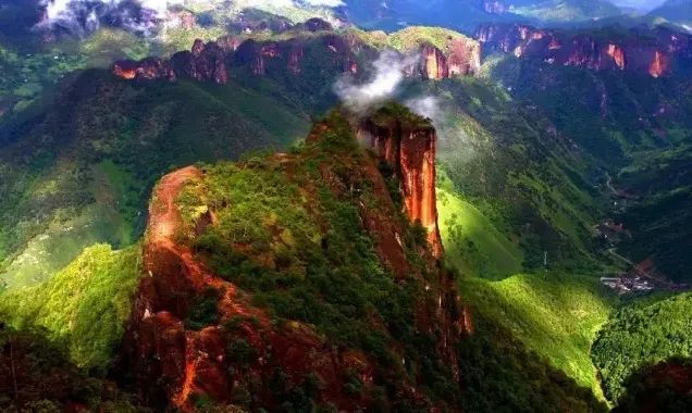 A scenic view of Mianyang Laojunshan Xiaodong Yizhi