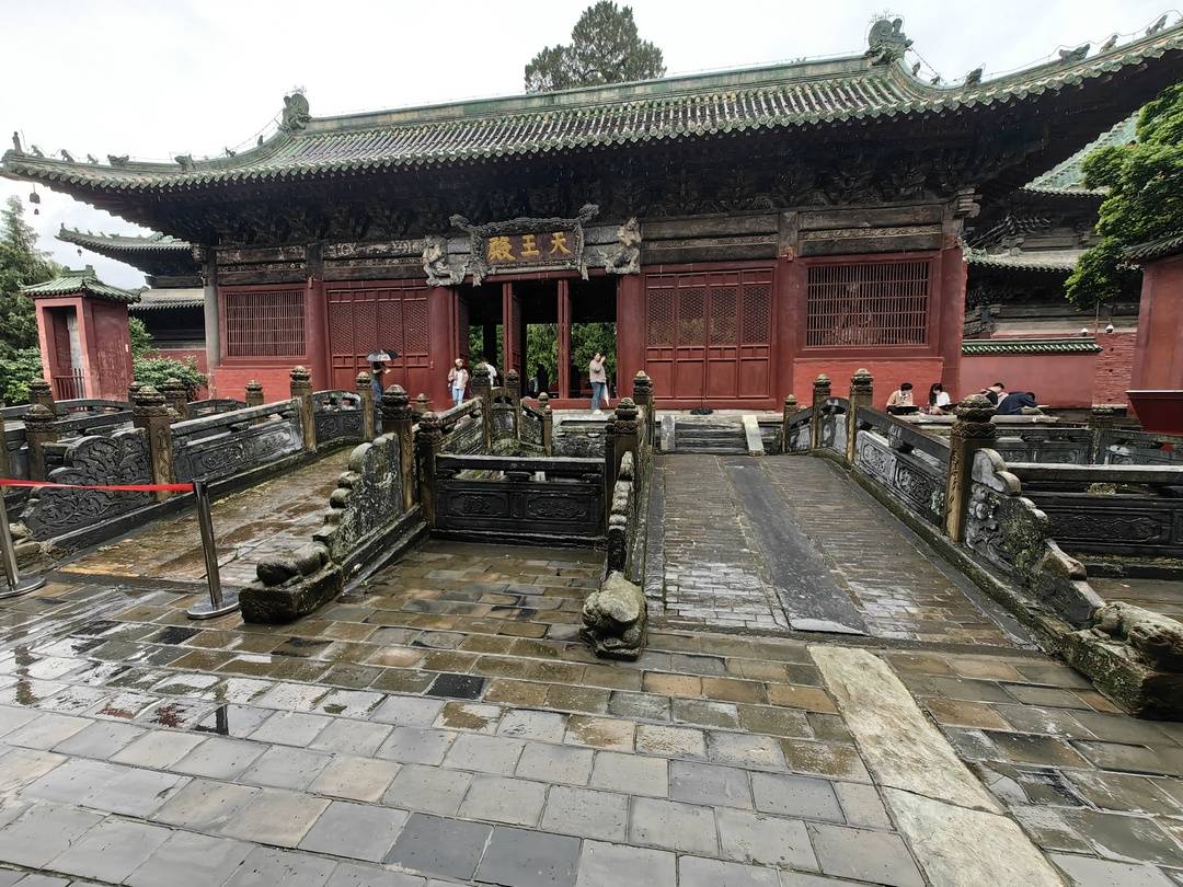 A scenic view of Mianyang Pingwu Baoensi