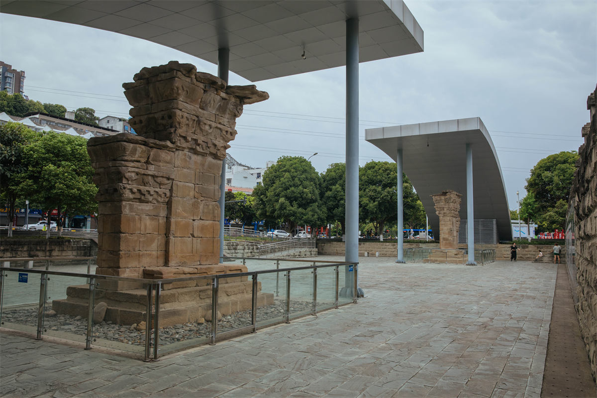 A scenic view of Mianyang Pingyang Fujun Que