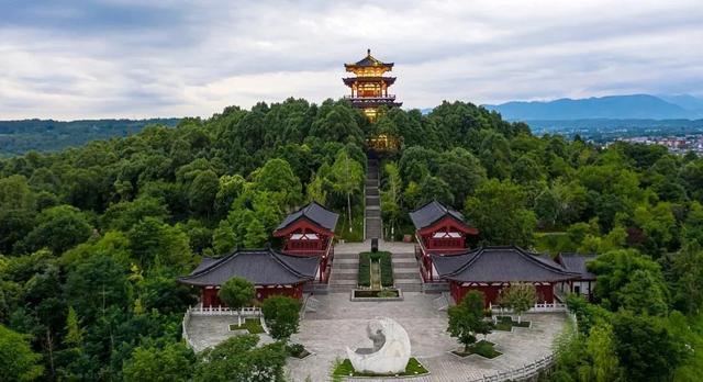 A scenic view of Mianyang Qinglinkou Gujianzhuqun