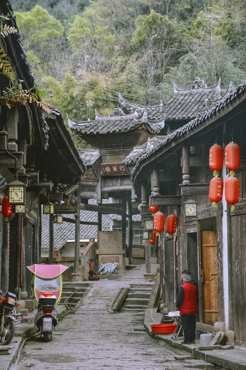 A scenic view of Mianyang Qinglinkou Gujianzhuqun