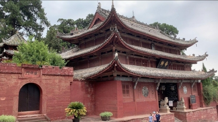 A scenic view of Mianyang Qiqushan Damiao