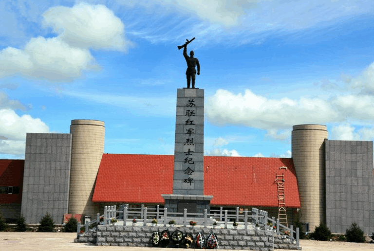 A Culinary Adventure Awaits at Mudanjiang Qinhua Rijun Dongbei Yaosai: Top Dishes to Try