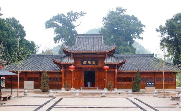 Experience Serenity at Nanchong Lifeng Guan: A Traveler’s Guide