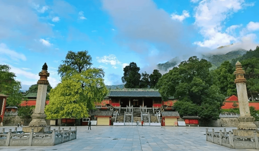 A scenic view of Nanchong Nanbu Guanyinan Dadian