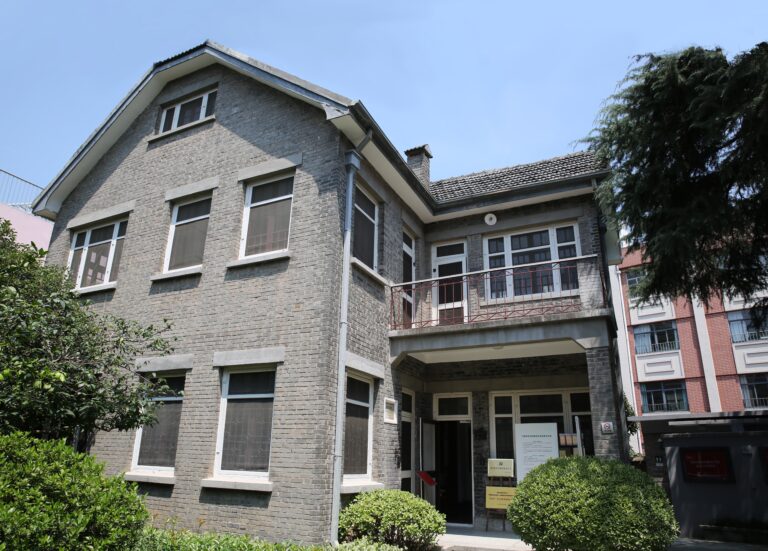 A Culinary Journey: Exploring Nanjing’s Balujun Zhu Banshichu Jiuzhi