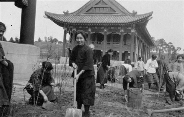 A scenic view of Nanjing Jinling Nvzi Daxue Jiuzhi