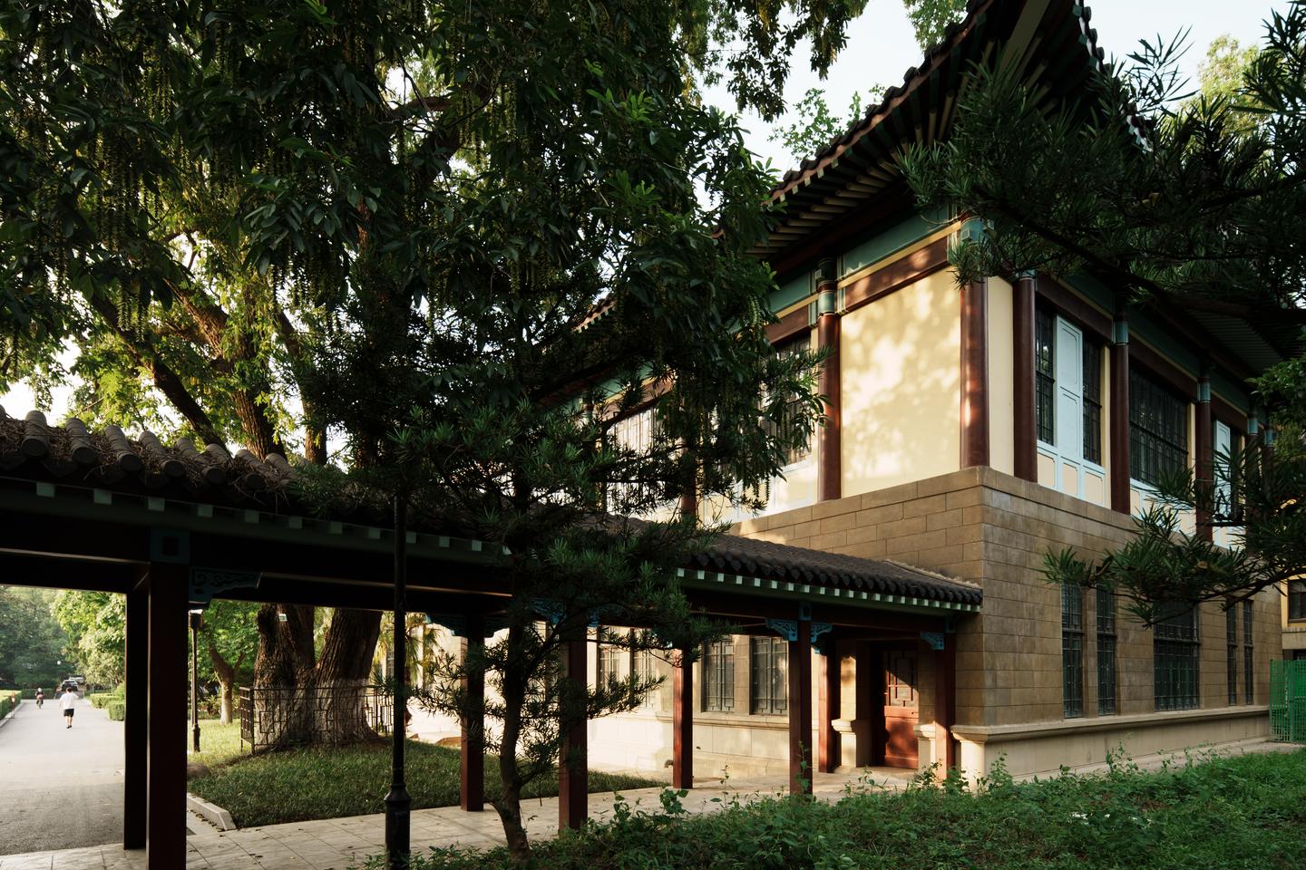 A scenic view of Nanjing Jinling Nvzi Daxue Jiuzhi