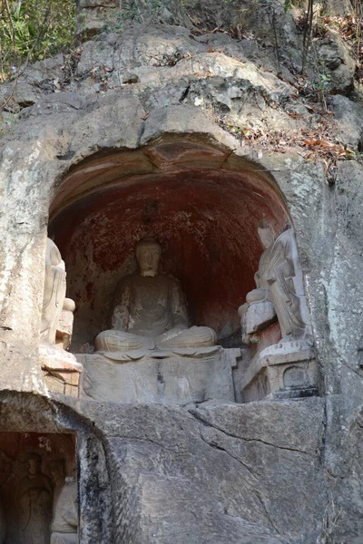A scenic view of Nanjing Qianfoya Shiku Ji Mingzhengjun Bei