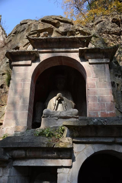 A scenic view of Nanjing Qianfoya Shiku Ji Mingzhengjun Bei