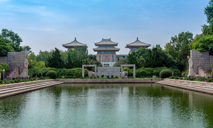 A scenic view of Nanjing Yuhuatai Lieshi Lingyuan